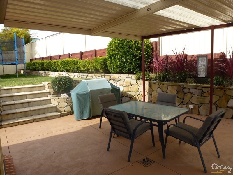 5 Morley Court, Cameron Park NSW 2285