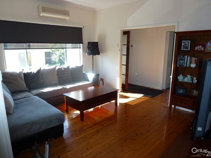 96 Lake Road, Wallsend NSW 2287