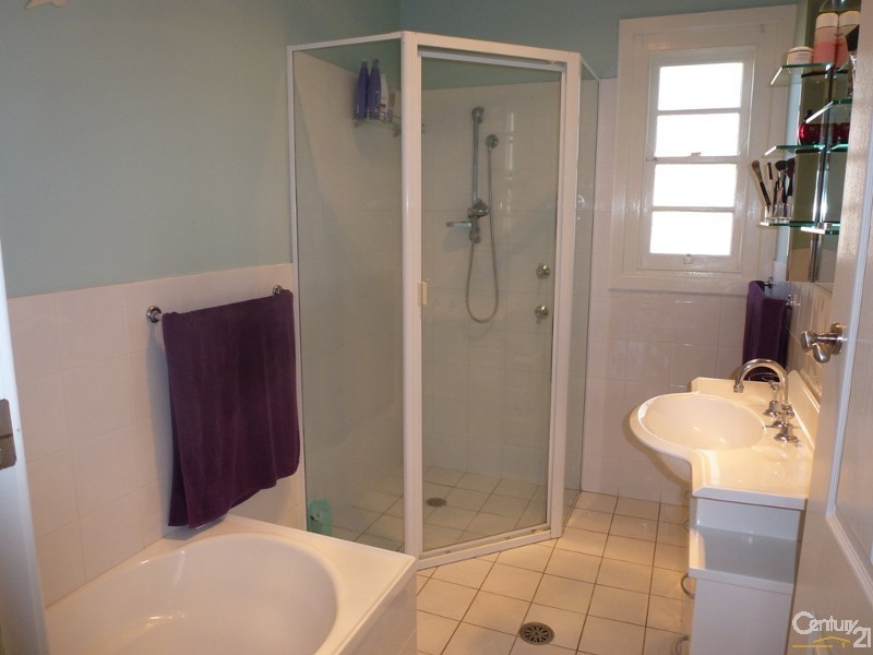 96 Lake Road, Wallsend NSW 2287