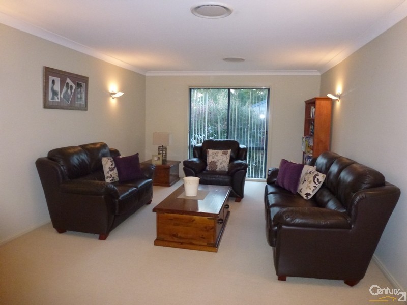 10 Hebe Place, Cameron Park NSW 2285