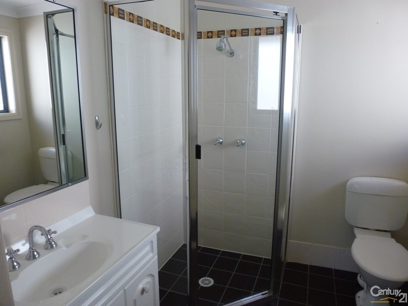 10 Hebe Place, Cameron Park NSW 2285