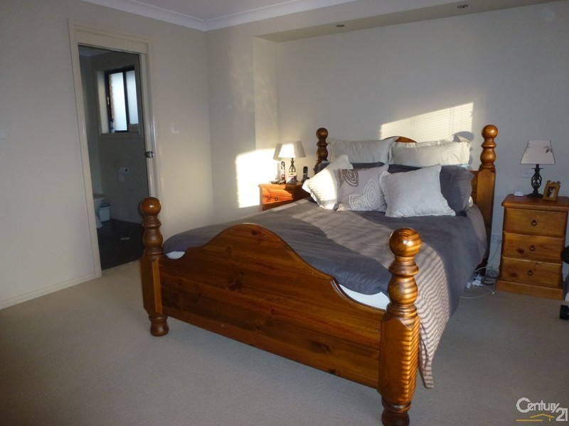 10 Hebe Place, Cameron Park NSW 2285