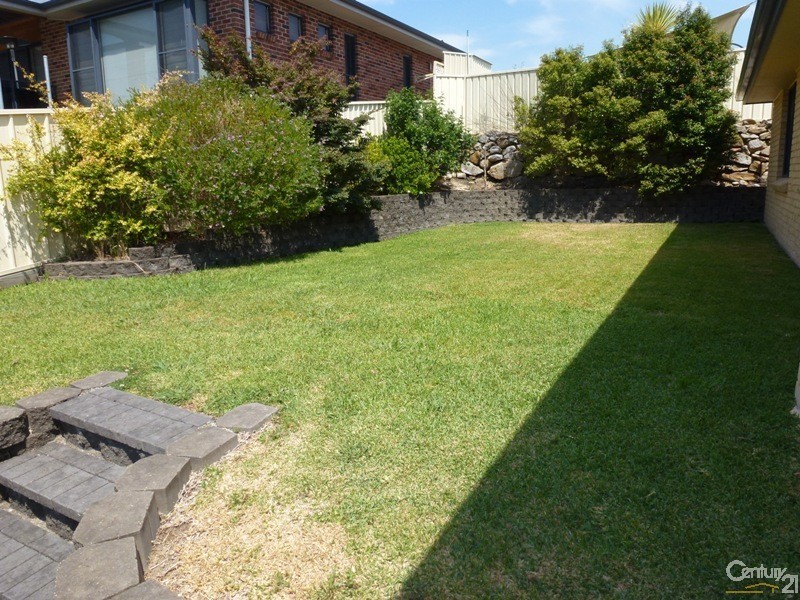10 Hebe Place, Cameron Park NSW 2285