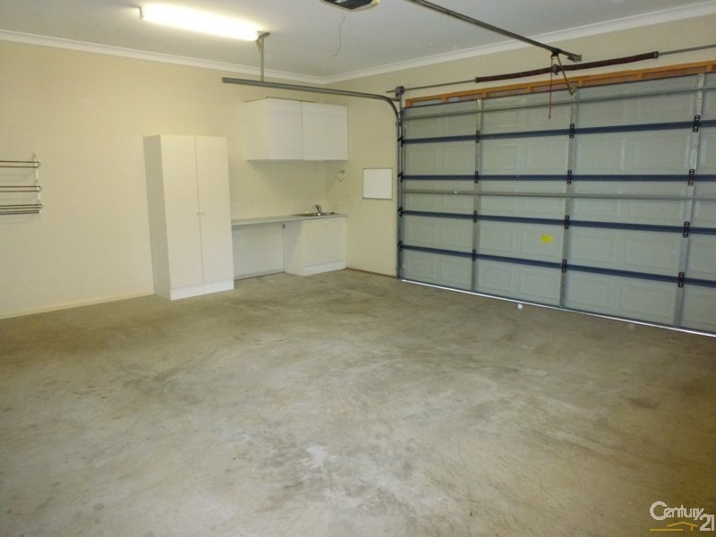 10 Hebe Place, Cameron Park NSW 2285