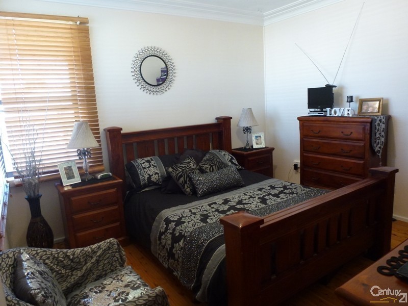 1A Boston Close, Cardiff NSW 2285