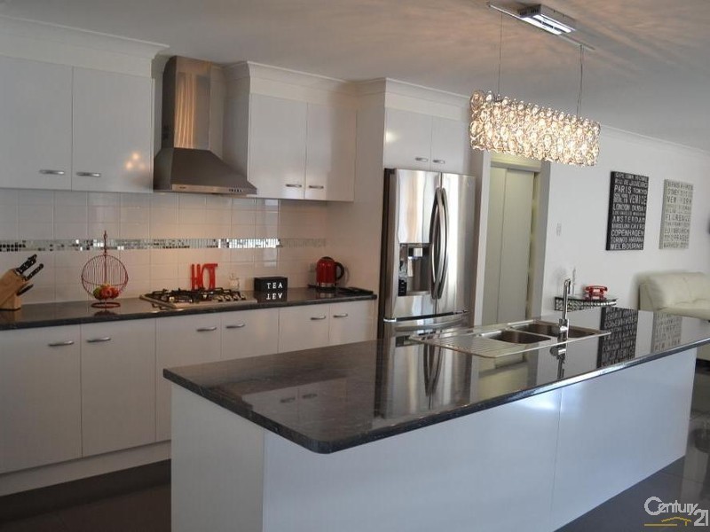 96 Northlakes Drive, Cameron Park NSW 2285