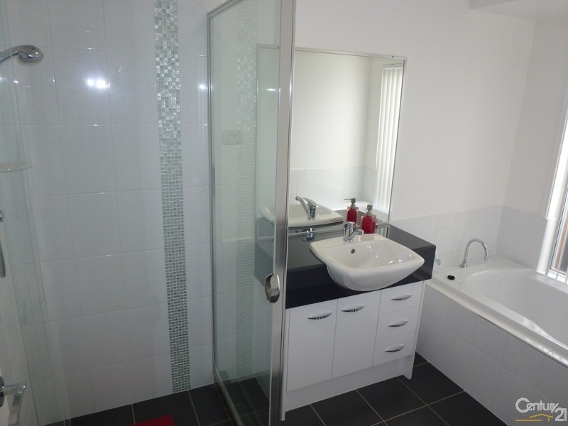 96 Northlakes Drive, Cameron Park NSW 2285