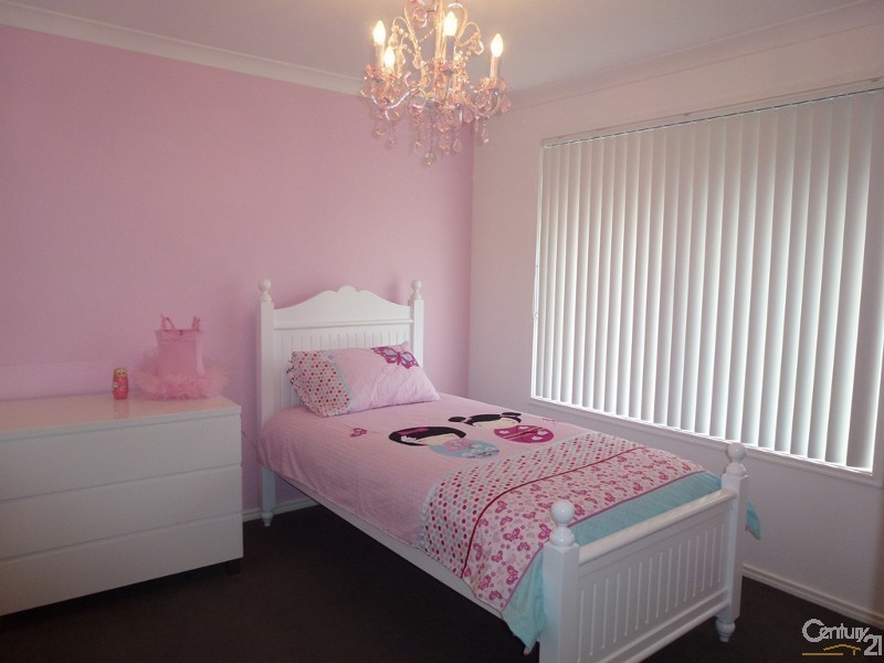 96 Northlakes Drive, Cameron Park NSW 2285