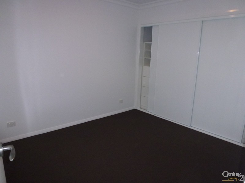 2/76 Harriett Street, Waratah NSW 2298