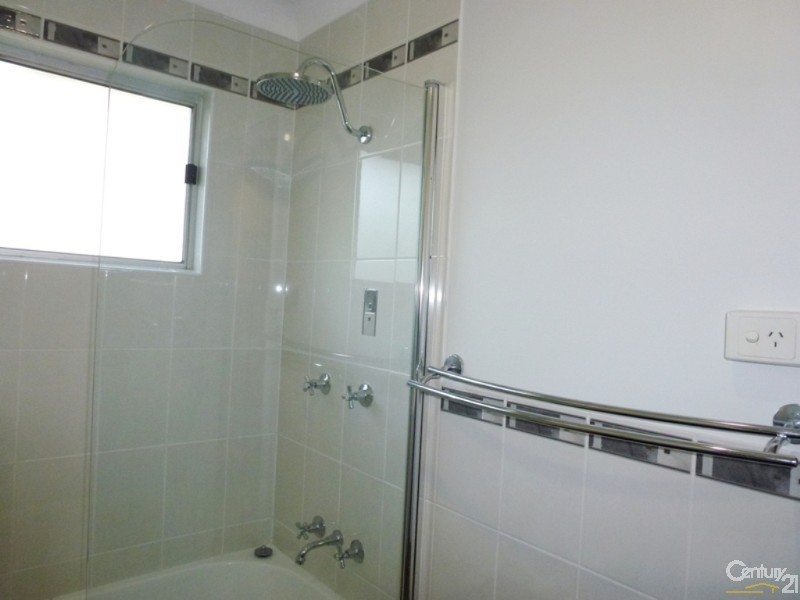 8 Tanunda Close, Holmesville NSW 2286