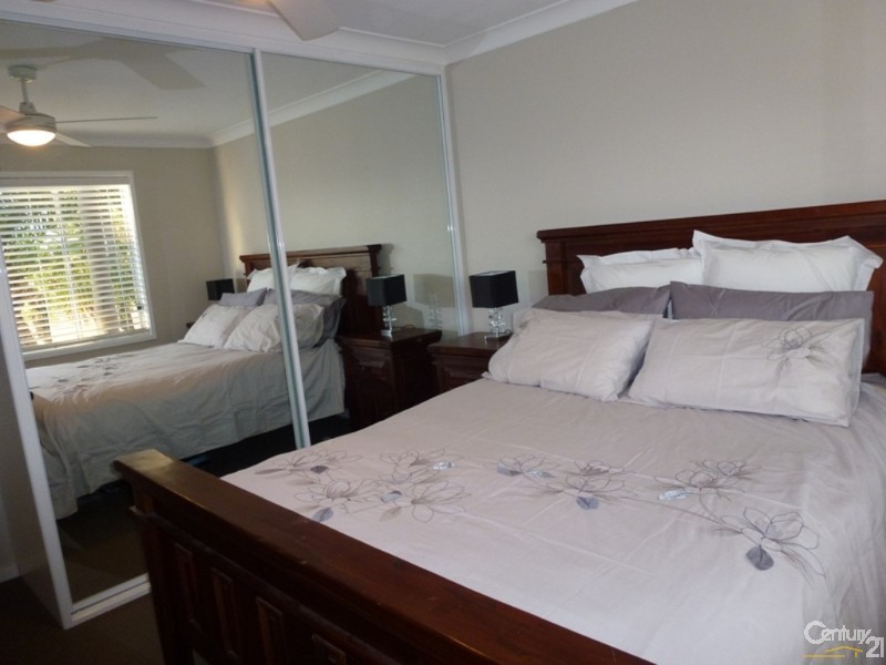 8 Tanunda Close, Holmesville NSW 2286