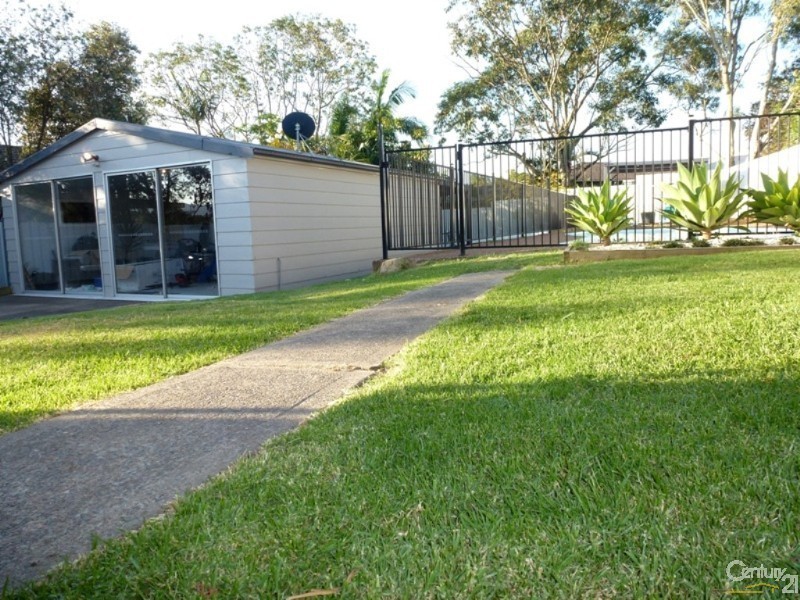 8 Tanunda Close, Holmesville NSW 2286