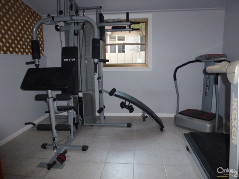 8 Tanunda Close, Holmesville NSW 2286