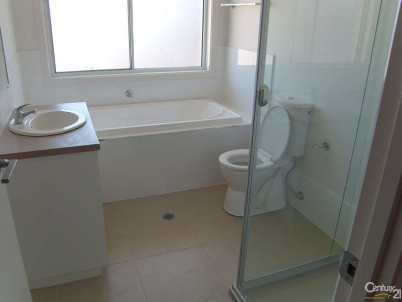 28 Raleigh Street, Cameron Park NSW 2285