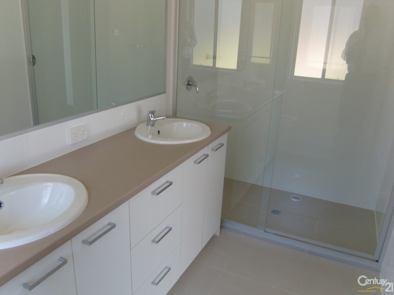 28 Raleigh Street, Cameron Park NSW 2285