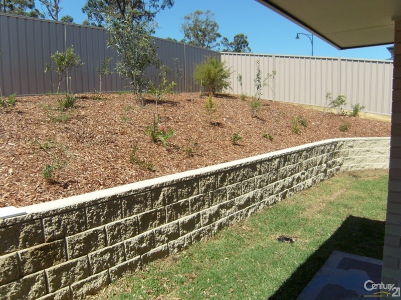 28 Raleigh Street, Cameron Park NSW 2285