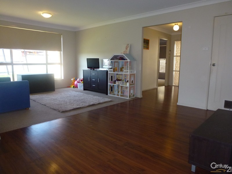 8 Stanhope Close, Maryland NSW 2287