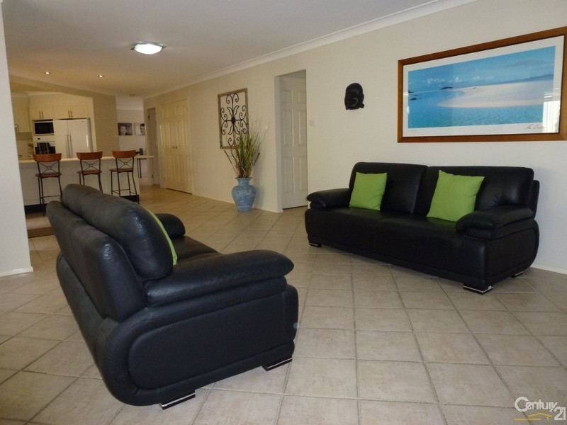 1 Amazona Way, Cameron Park NSW 2285