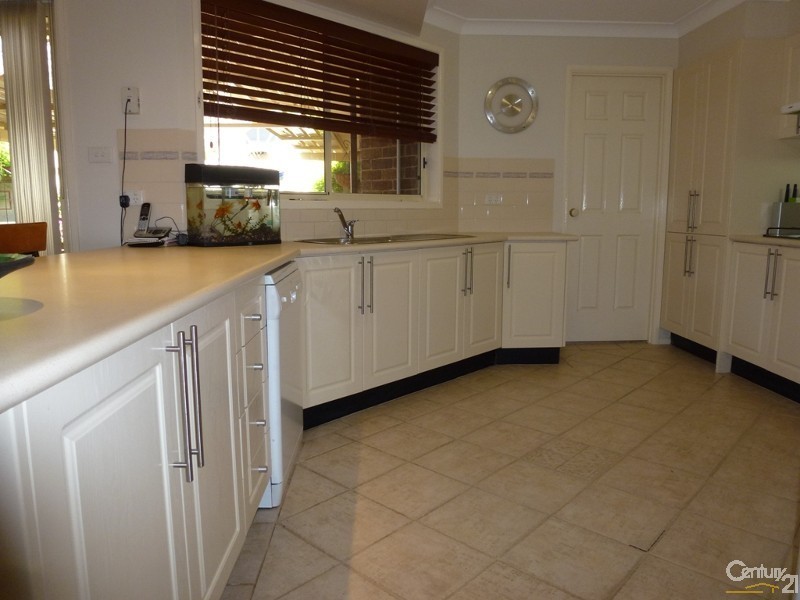 1 Amazona Way, Cameron Park NSW 2285