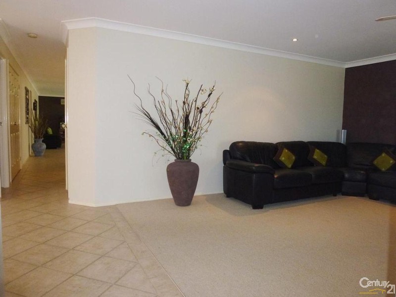 1 Amazona Way, Cameron Park NSW 2285