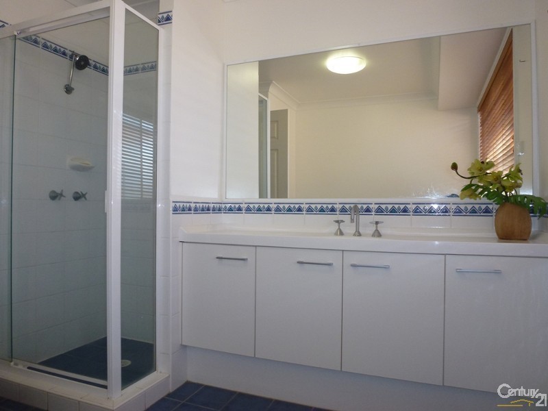 1 Amazona Way, Cameron Park NSW 2285