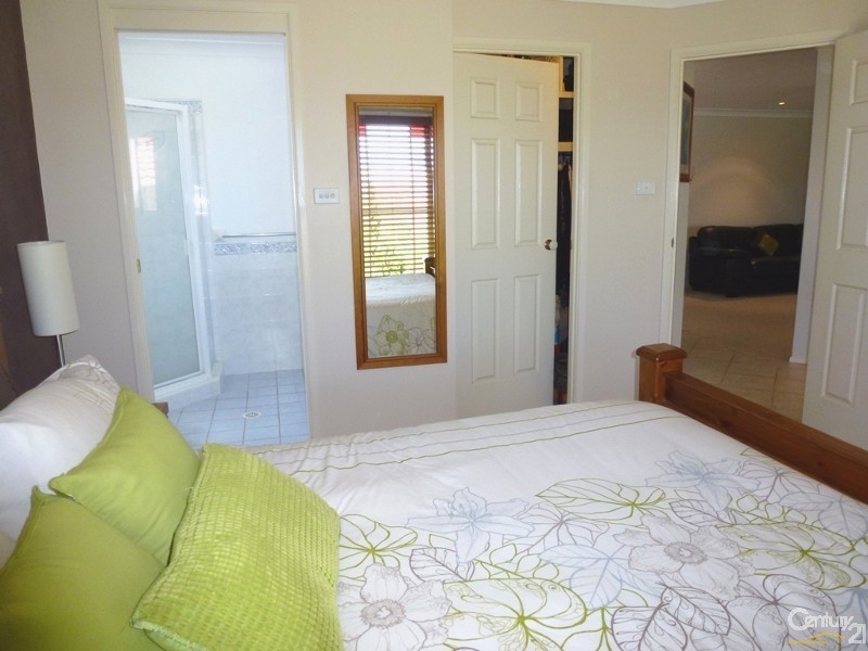 1 Amazona Way, Cameron Park NSW 2285