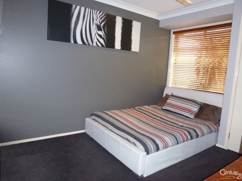 1 Amazona Way, Cameron Park NSW 2285