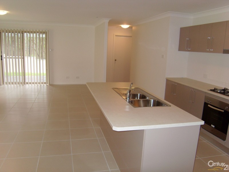 10 Graysynd Circuit, Cameron Park NSW 2285