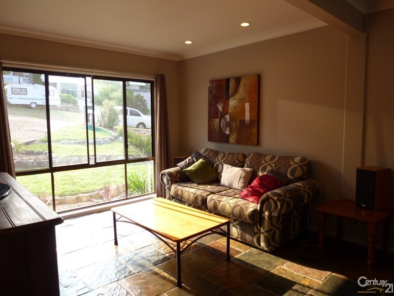 19 Carmen Road, Macquarie Hills NSW 2285