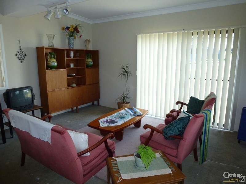 2 Dover Crescent, Waratah West NSW 2298