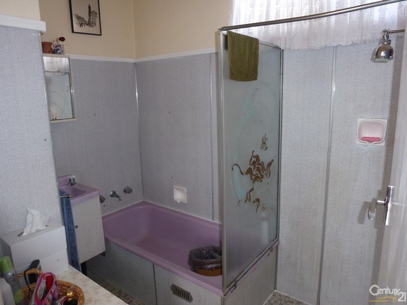 2 Dover Crescent, Waratah West NSW 2298