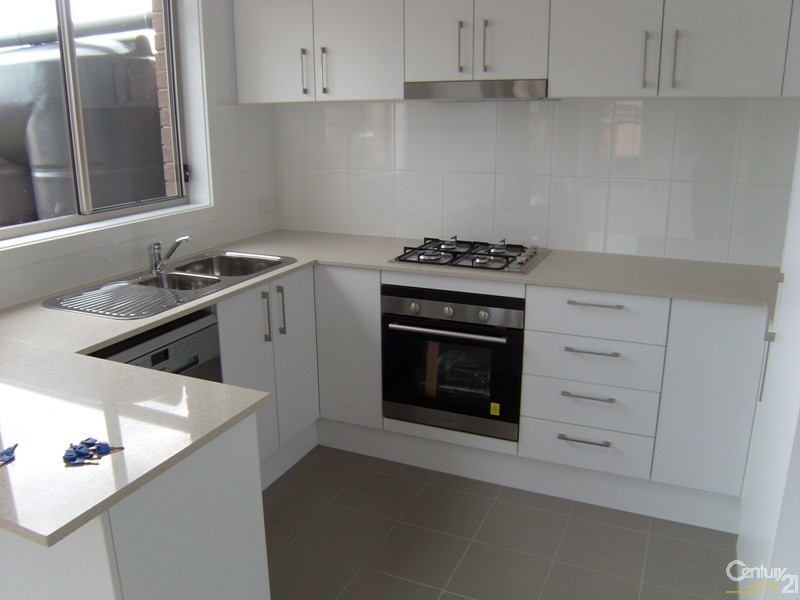 7/8 Angophora, Warabrook NSW 2304