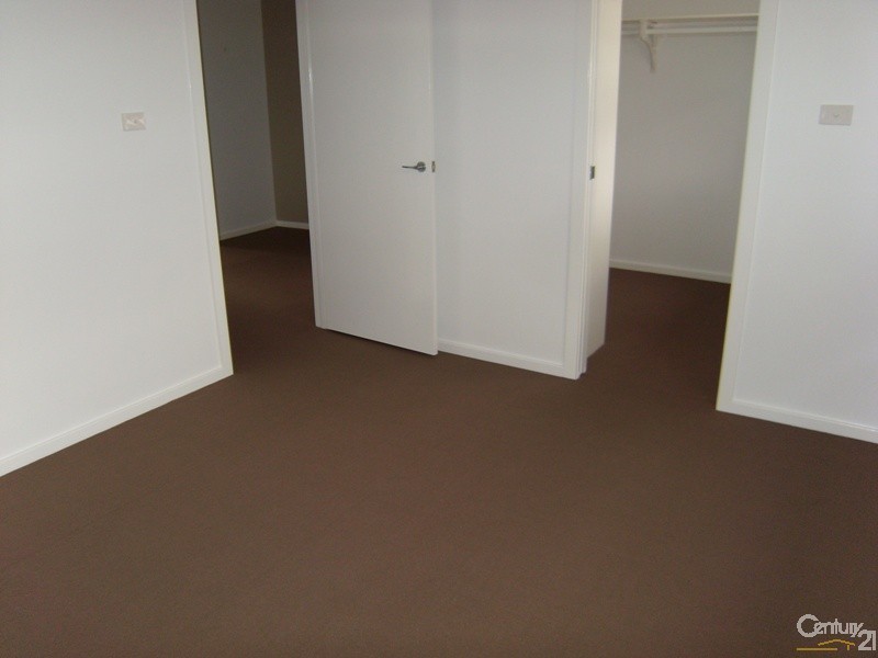 7/8 Angophora, Warabrook NSW 2304