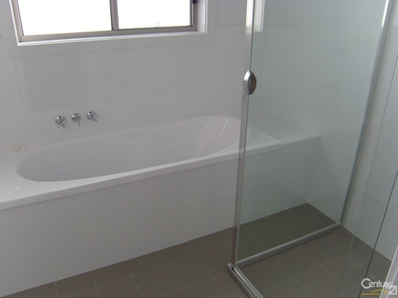 7/8 Angophora, Warabrook NSW 2304