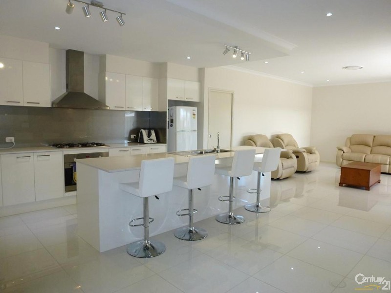 7 Foveaux Street, Cameron Park NSW 2285