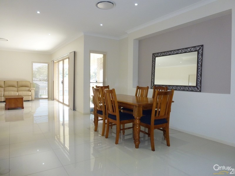 7 Foveaux Street, Cameron Park NSW 2285