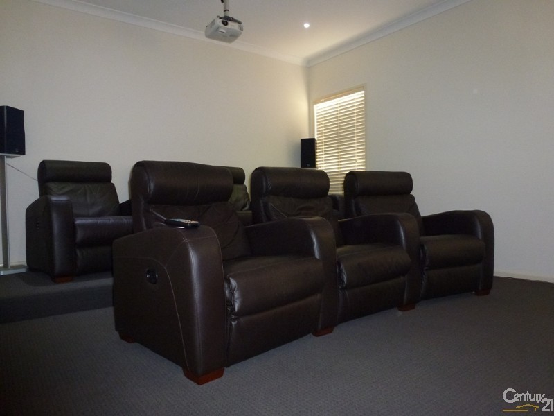 7 Foveaux Street, Cameron Park NSW 2285