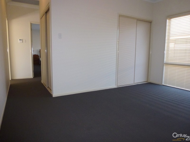 7 Foveaux Street, Cameron Park NSW 2285