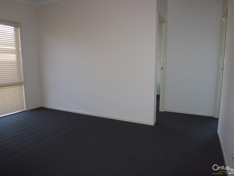 7 Foveaux Street, Cameron Park NSW 2285