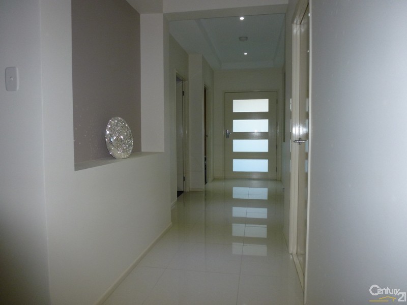 7 Foveaux Street, Cameron Park NSW 2285