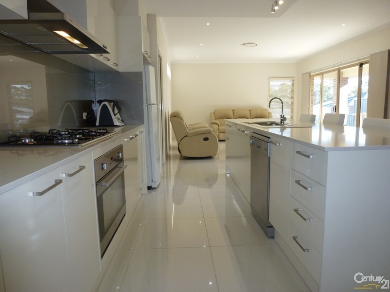 7 Foveaux Street, Cameron Park NSW 2285