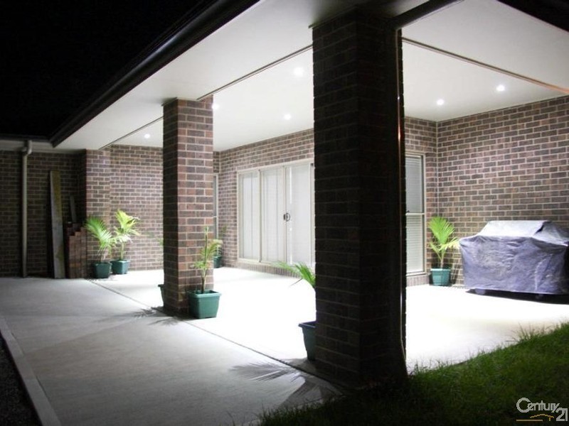 7 Foveaux Street, Cameron Park NSW 2285