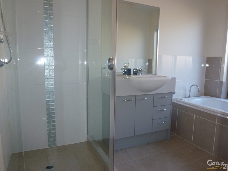 7 Foveaux Street, Cameron Park NSW 2285