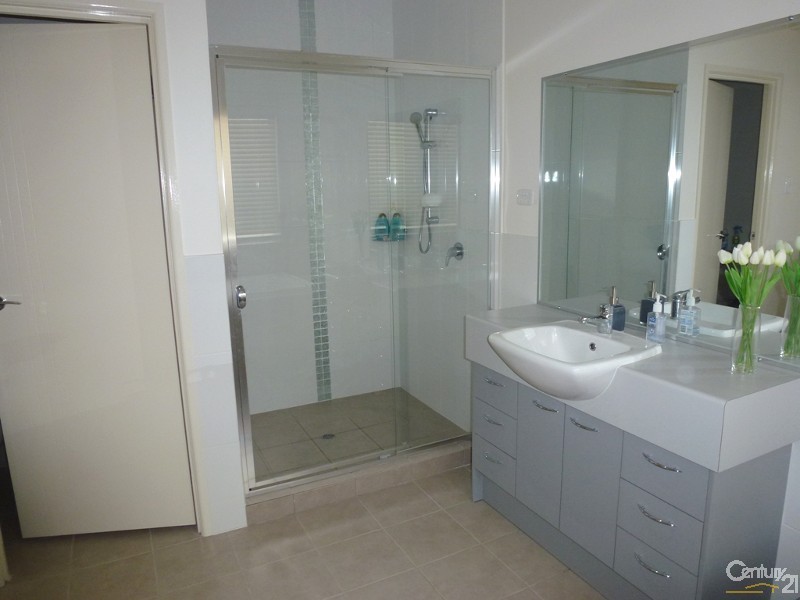 7 Foveaux Street, Cameron Park NSW 2285