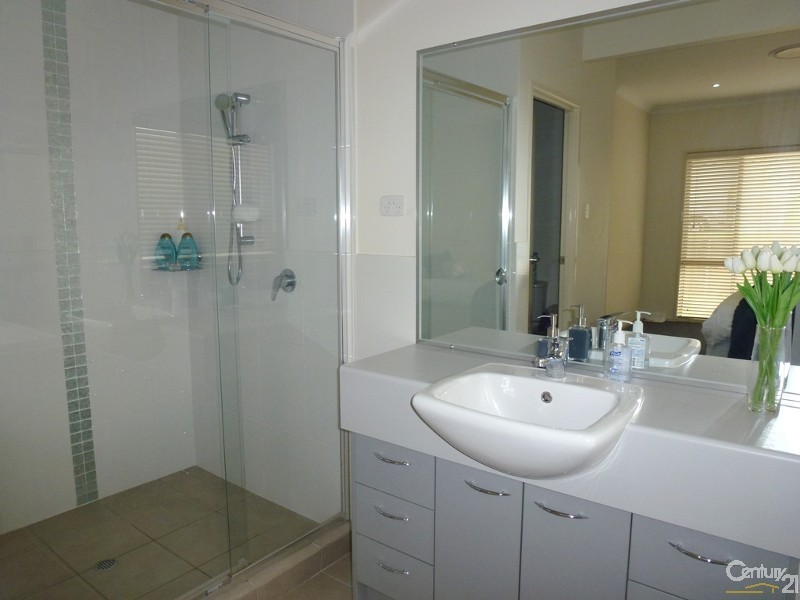 7 Foveaux Street, Cameron Park NSW 2285