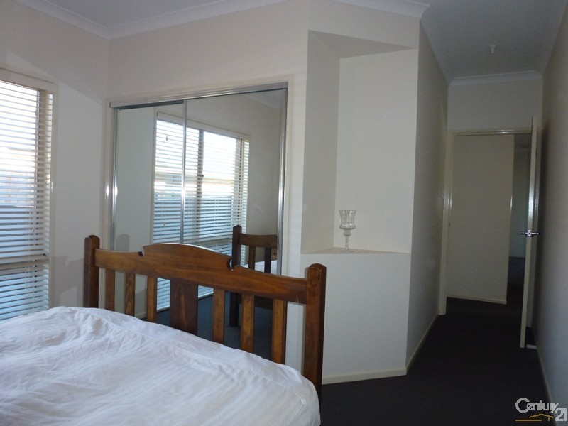 7 Foveaux Street, Cameron Park NSW 2285