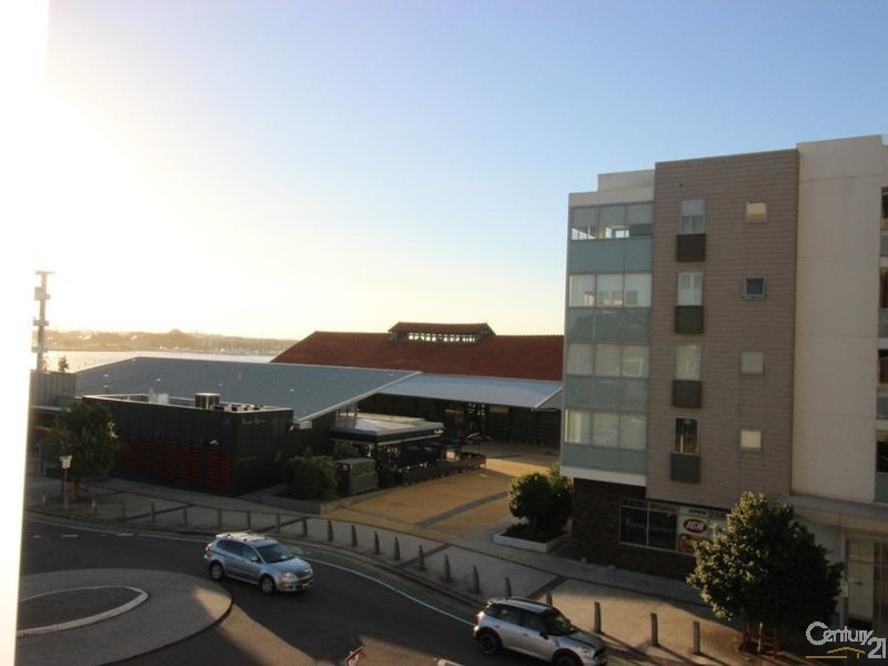 209/4 Honeysuckle Drive, Newcastle NSW 2300