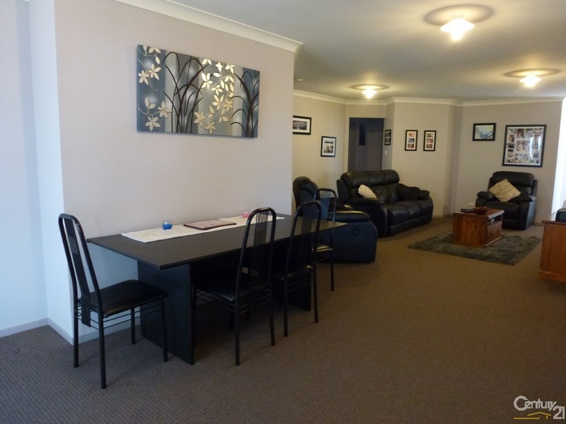 5 Toucan Close, Cameron Park NSW 2285