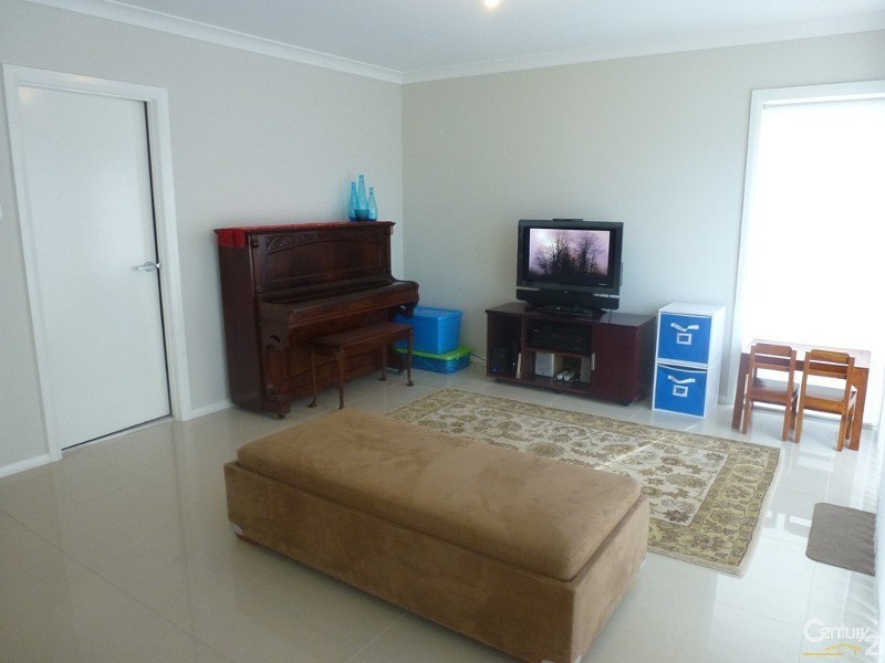 8 Konara Crescent, Fletcher NSW 2287