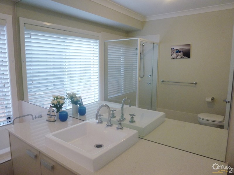 8 Konara Crescent, Fletcher NSW 2287